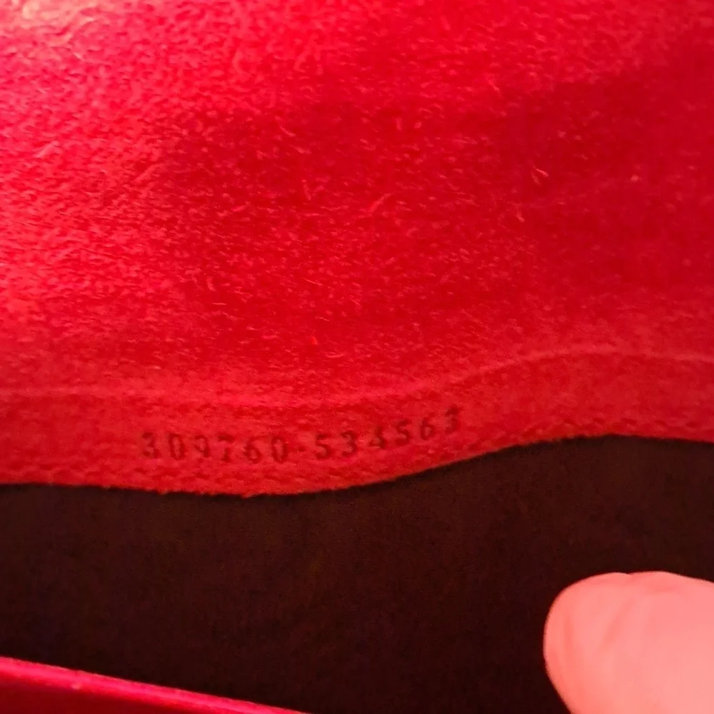 🔥🔥Gucci Guccissima Red Patent Leather Wallet - EUC - Picture 14 of 17